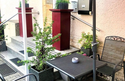 Langenfeld Apartment | Modernisierte, Gemütliche Dg-wohnung in Langenfeld