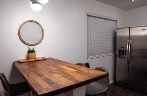 Camelback East Apartment | Modernized Midtown PHX Private 2BR – Pet Friendly!