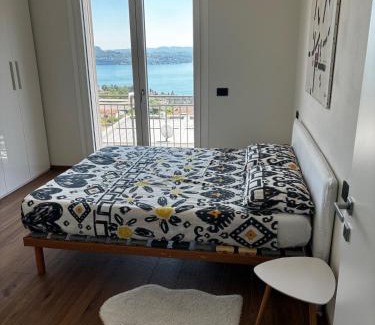 Cissano Apartment | Moderno appartamento vista sul lago Maggiore
