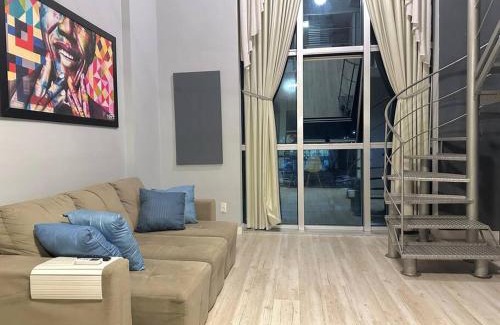 Czerniewicz Apartment | Moderno Loft Duplex com Hidro ao lado do Centro