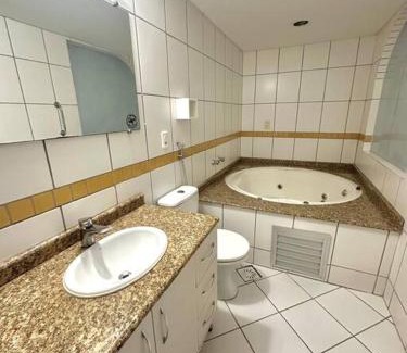 Czerniewicz Apartment | Moderno Loft Duplex com Hidro ao lado do Centro