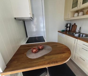 Luster Apartment | Molden 2-fjellutsikt og jacuzzi tilgang.