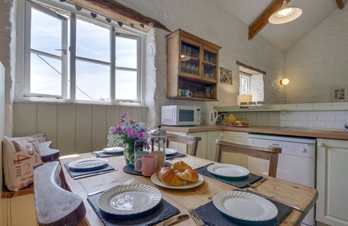 Hele House | Mole Cottage - Three Bedroom House, Sleeps 6