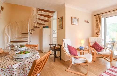 Martlesham Heath Cottage | MOLE END, WOODBRIDGE, pet friendly in Woodbridge