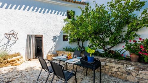 Algarinejo House | Molino Los Justos - Casa Vieja- Algarinejo by Ruralidays