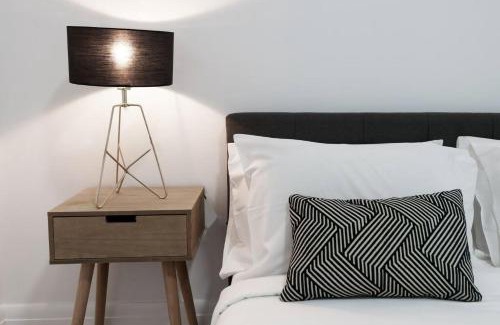 Mosman Apartment | Moments to Balmoral - Art Deco Apartment Mosman