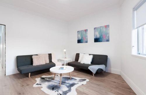 Mosman Apartment | Moments to Balmoral - Art Deco Apartment Mosman