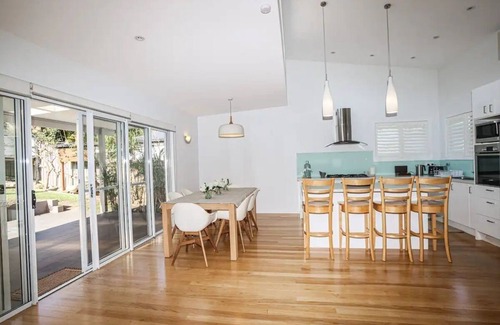 Mona Vale House | Mona Vale Coastal Escape