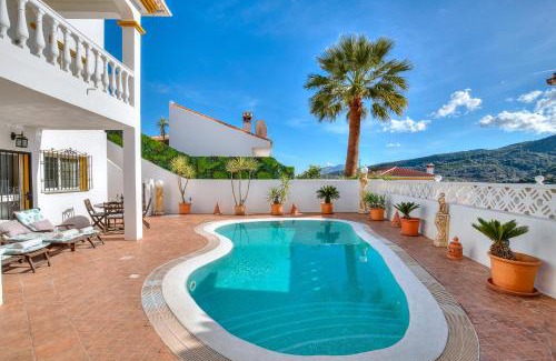 Monda Apartment | Monda Palms Ground Floor Apartment in Monda