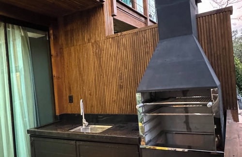 Florianopolis House | Monkey House Floripa! Casa Nova com Muito Requinte com Fundos a Mata Nativa