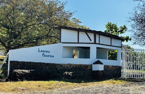 Cerro Plano Cabin | Monkey Cabins near Beach with Mountain Views and Heart Shaped dipping pool