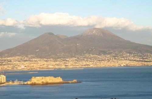 Naples Apartment | MONOCAMERA con TERRAZZOgiardino -STUDETTE -zona Panoramica POSILLIPO