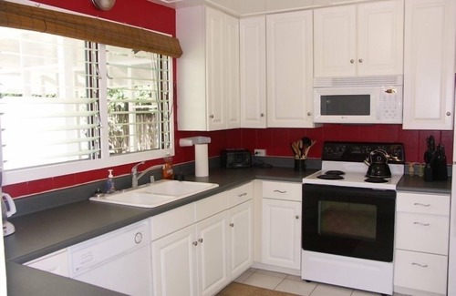 Kailua House | MONTHLY DISCOUNT! 3Bed/2Ba House - 250 Steps to the Beach!