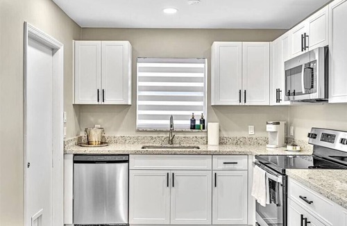 Deerfield Beach House | Monthly Rental in Deerfield Beach W/Pool, Sleeps 8