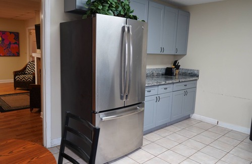 Memphis House | Monthly Stays-12 BR Compound-9 BR Main House+ 3BR Cabin-Perfect for Large Groups