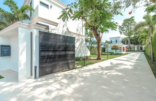 Cherngtalay House | MONTRESOR RESIDENCE PHUKET