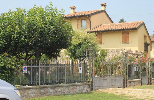 Monzambano House | Monzambano: Appartment in historic country house close to the Garda lake