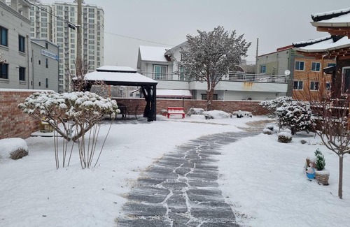 Chuncheon House | Moon Drawing Goeun