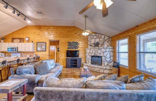 Sabinal House | Moon River/Fenced Pool, Close to Golf and Frio, Volleyball, No Bunks, FREE FRIO