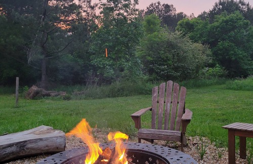 Rydal Cabin | Moon tree cabin ππ² 2-bedrooms in Rydal, close to Buc-ee's! Outside shower!