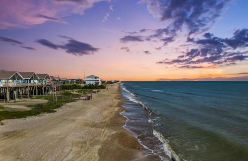 Port Bolivar House | MoonStone 3BR Beachfront w Hot Tub Amazing Beach Views and Large Deck
