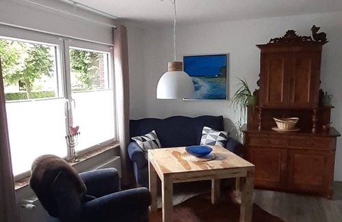Hinrichsfehn Apartment | Moor&Meer 2 Comfort-FeWo w. Terrace, wheelchair accessible, dogs welcome