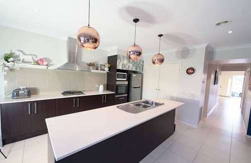 Williams Landing House | Moorhen Designer Decor Home with 8Beds at Williams Landing