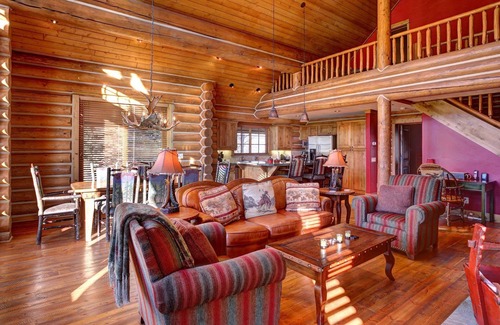 Victor Cabin | Moose Cabin enjoys Bronze Buffalo Ranch at Teton Springs amenity access