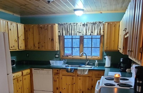 Hale Cabin | Moosehead Retreat at Loon Lake - 10 Acre Forest