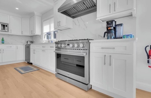 Point Pleasant Beach House | MOR100 | SUNDAY to SUNDAY - New Lakefront Custom Luxury Home!