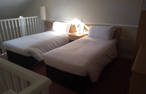 Chirk Bank Hotel | Moreton Park Lodge