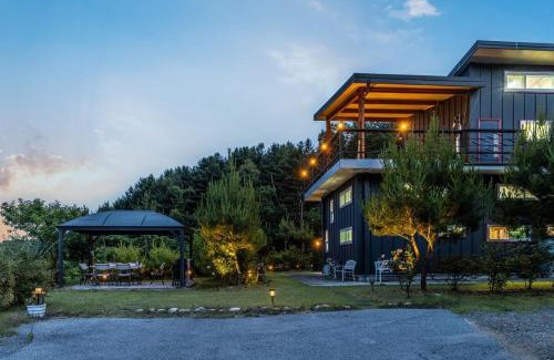 Oeseo House | Morning of Angel Bed and Breakfast Gapyeong