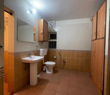 Sualkuchi Apartment | Moroccan Moon