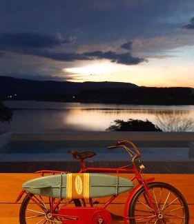 Cassia House | @morro.redondo - A casa Azul e seu Pôr do Sol