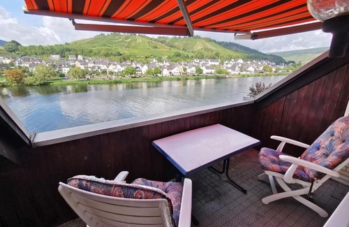 Zell Apartment | Mosel View