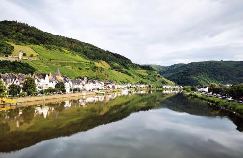 Zell Apartment | Mosel View Old Town Apartments
