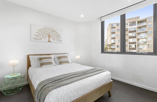 Mosman Apartment | Mosman - MOS25 - Military Road - Modern 1BR + Study with Sunroom Parking Near Cafes Transport