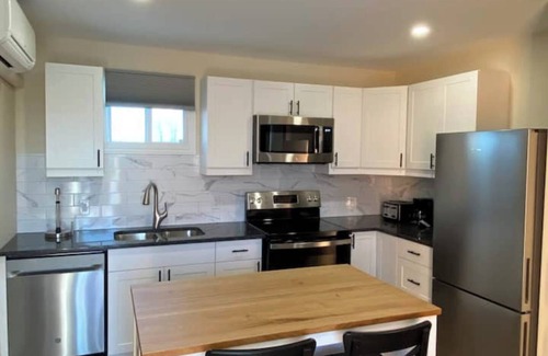 Cookstown Apartment | Motel 400 & Suites Single Kitchenette Unit B