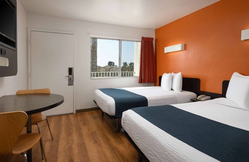 Carpinteria Hotel | Motel 6 Carpinteria, CA - Santa Barbara - North