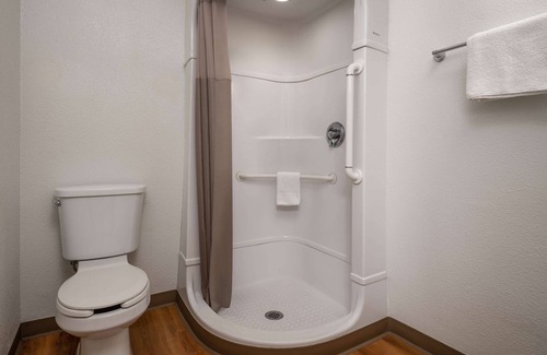 Carpinteria Hotel | Motel 6 Carpinteria, CA - Santa Barbara - North