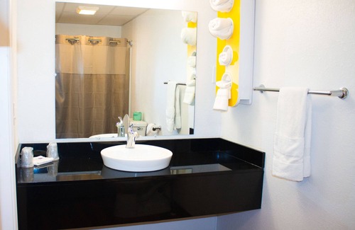 Chilhowie Hotel | Motel 6 Chilhowie, VA I-81