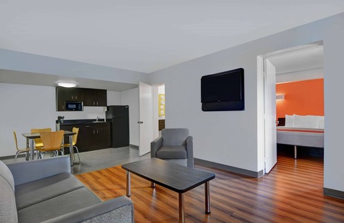 Cutler Bay Hotel | Motel 6 Cutler Bay, FL