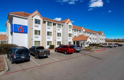 Biggs Field Hotel | Motel 6-El Paso, TX - Southeast