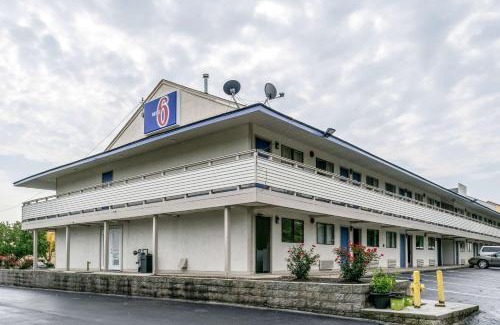 Florence Hotel | Motel 6 Florence, KY - Cincinnati Airport