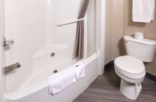 Fort Lupton Hotel | Motel 6 Fort Lupton, CO