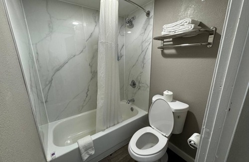 Greenwood Hotel | Motel 6 Greenwood, MS