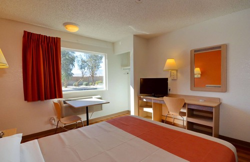 Palm Springs Hotel | Motel 6 North Palm Springs, CA - North