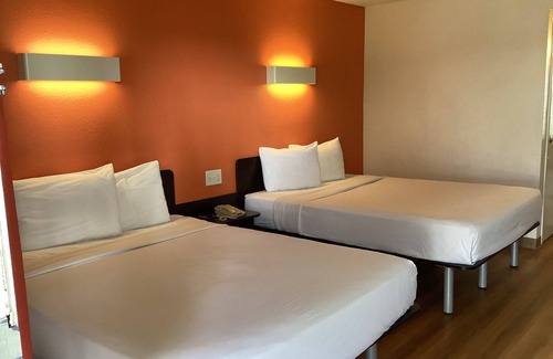 East Peralta Hotel | Motel 6 Oakland, CA - Embarcadero