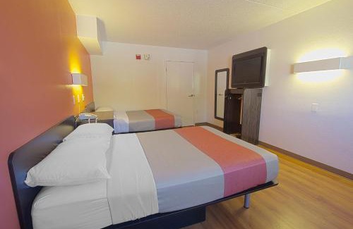 Piscataway Hotel | Motel 6-Piscataway, NJ
