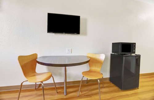 Tyrone Hotel | Motel 6 Silver City, NM